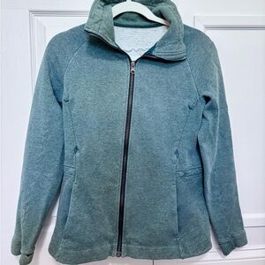 Lululemon green zip up long sleeve sweater shirt with pockets size 6